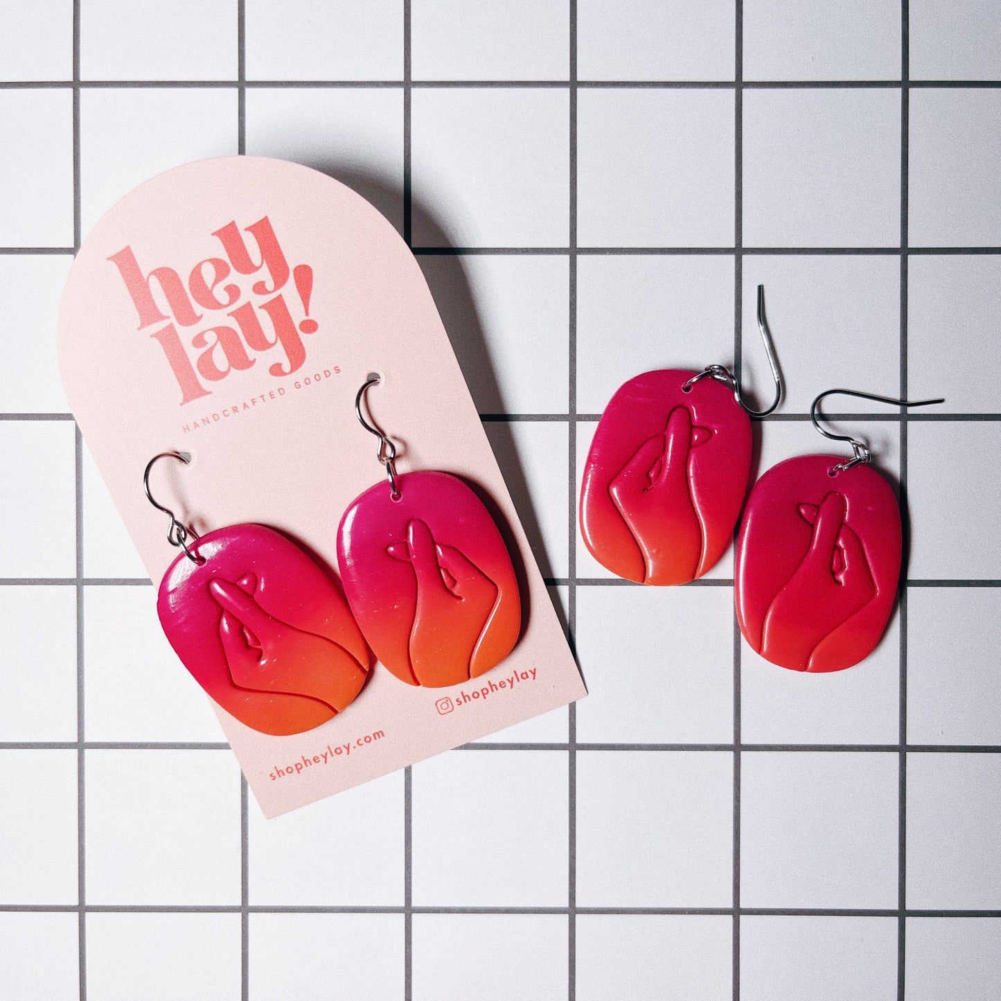 Gradient Finger Heart Earrings 🫰