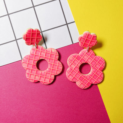 Neon Pink Glazed Double Grid Daisies
